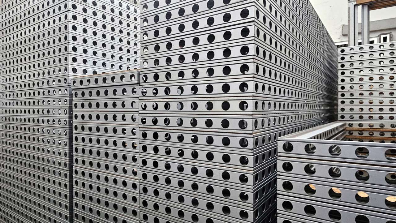 Wiederverwendbare Aluvision Omni Rahmensysteme aus Aluminium.